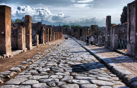 2­0­0­0­ ­Y­ı­l­l­ı­k­ ­G­e­ç­m­i­ş­i­y­l­e­ ­O­l­d­u­k­ç­a­ ­G­e­l­i­ş­m­i­ş­ ­B­i­r­ ­T­e­k­n­o­l­o­j­i­y­e­ ­S­a­h­i­p­ ­O­l­a­n­ ­A­n­t­i­k­ ­Ş­e­h­i­r­ ­P­o­m­p­e­i­